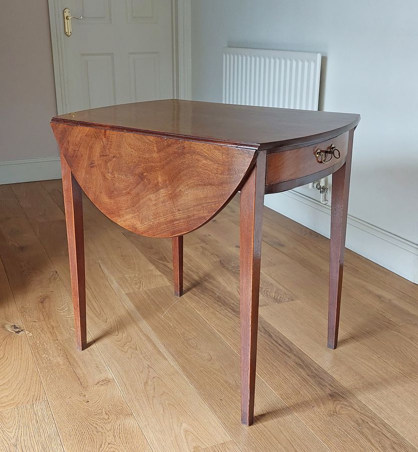 Antique Late Georgian Mahogany Pembroke Table with Oval Top