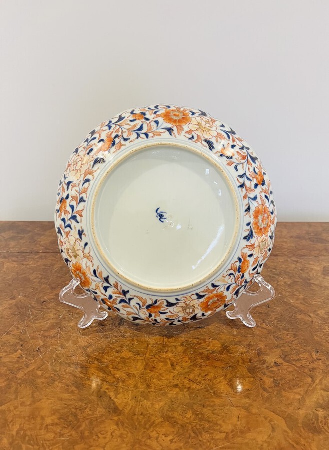 Antique Quality antique Japanese Imari plate with a scalloped shaped edge 