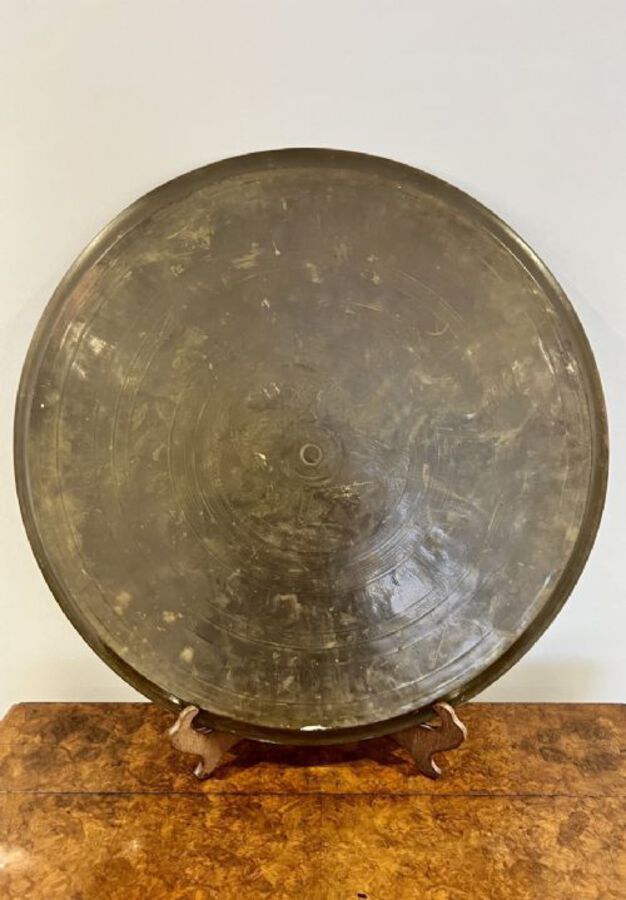 Antique LARGE ANTIQUE VICTORIAN QUALITY ENGRAVED CIRCULAR MIXED METAL TRAY