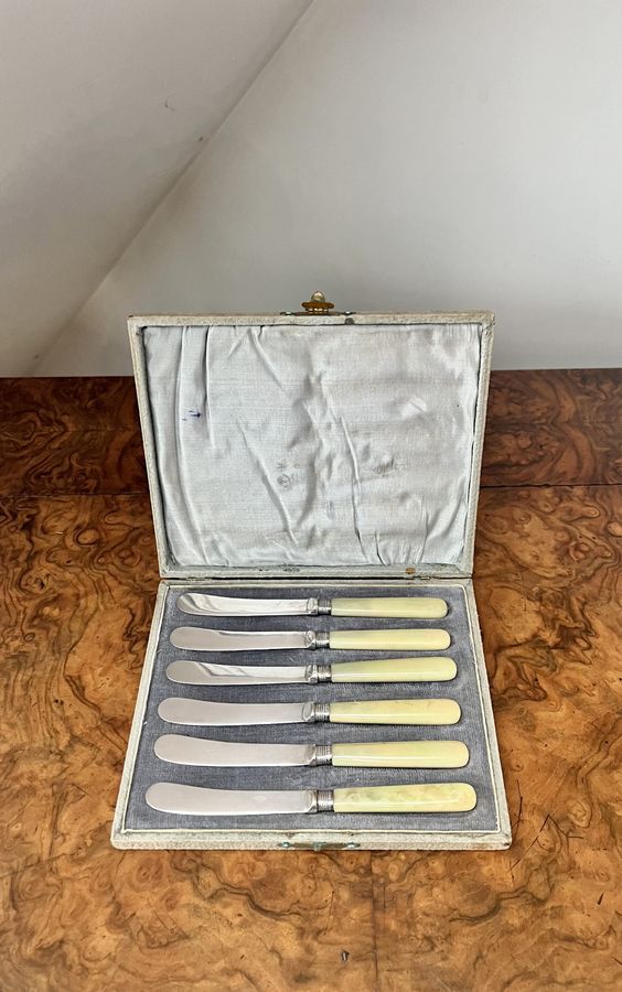 Antique Antique Edwardian set of six butter knives 