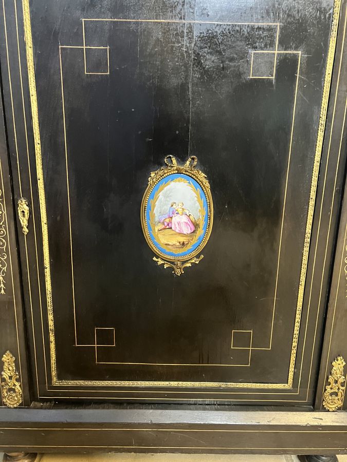 Antique Antique Victorian quality ebonised inlaid credenza 