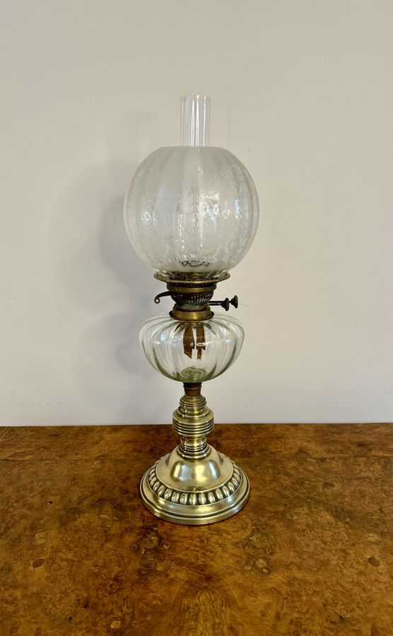 Quality antique Victorian brass oil lamp