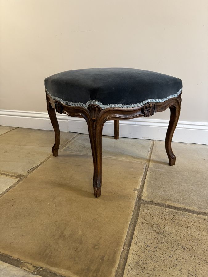 Wonderful antique Victorian quality carved walnut freestanding stool