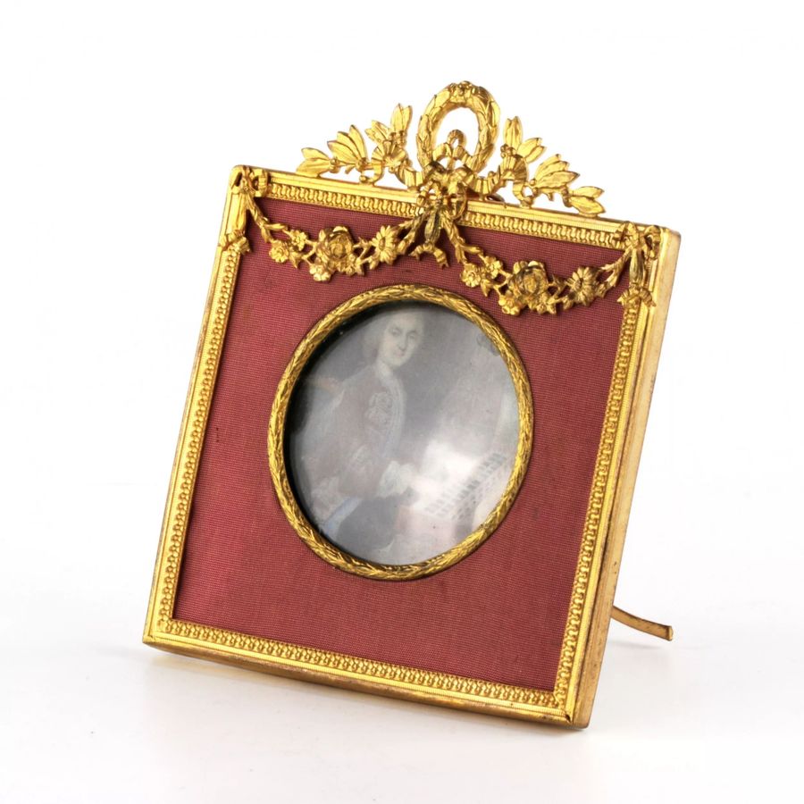 Antique Antique photo frame of the late 19th century.
