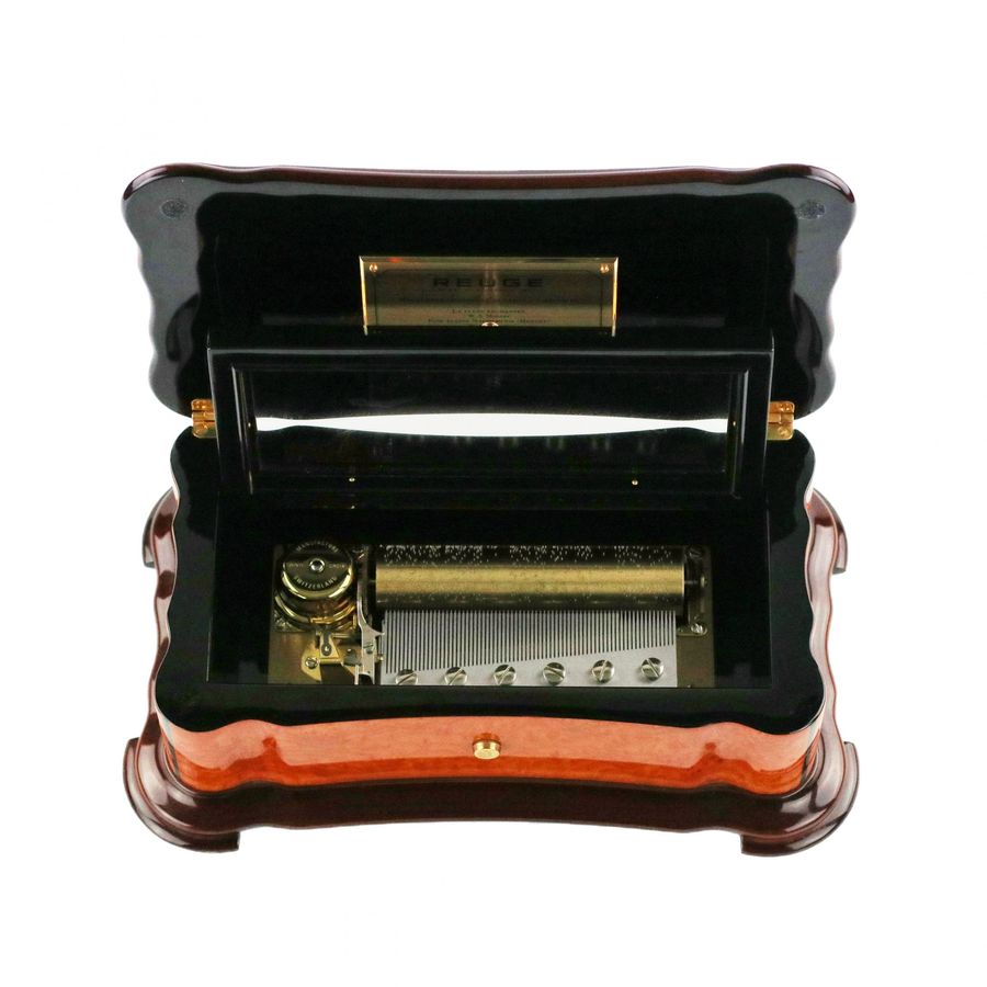 Antique An elegant REUGE music box.