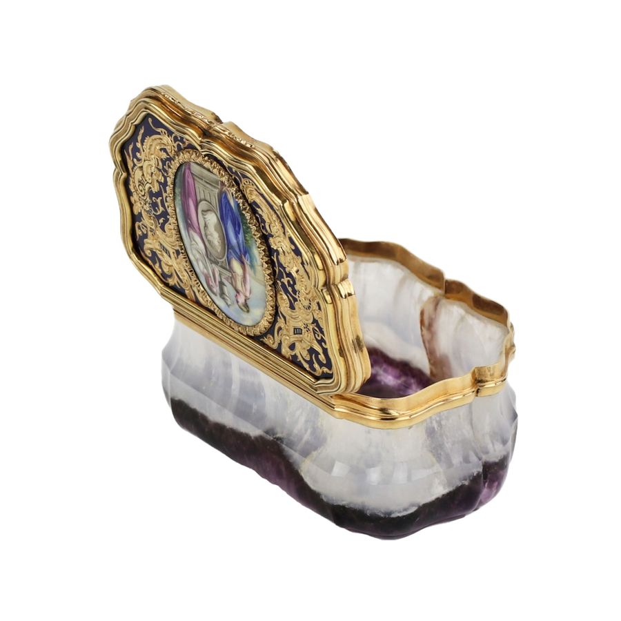 Antique Unique snuff box made of solid amethyst with gold. I. Keibel, St. Petersburg, 19th century.