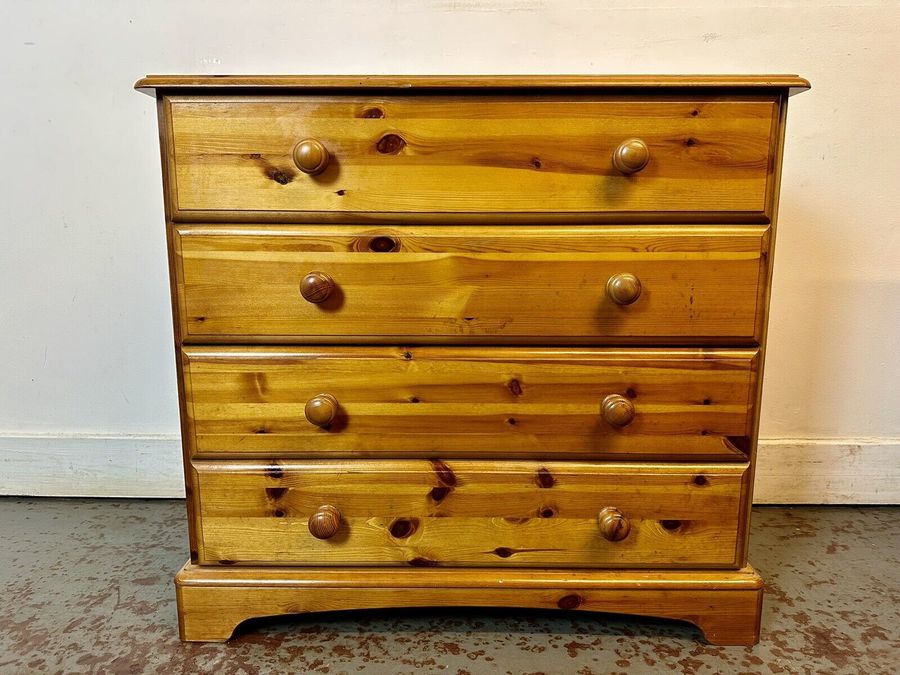 Antique A Beautiful 20th Century Solid Pine Bedroom Chest Of Four Drawers