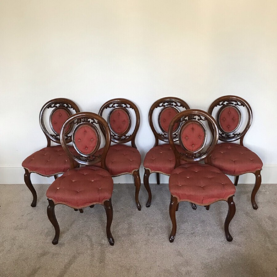 Antique A Set Of Six Victorian Walnut Chairs, Button Back, Circa 1875
