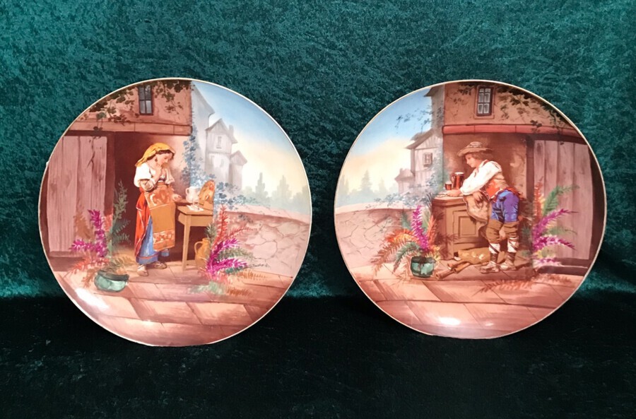 A Most Decorative Pair Of Wall Plaques, Pair Of Platesplate, Circa 1920