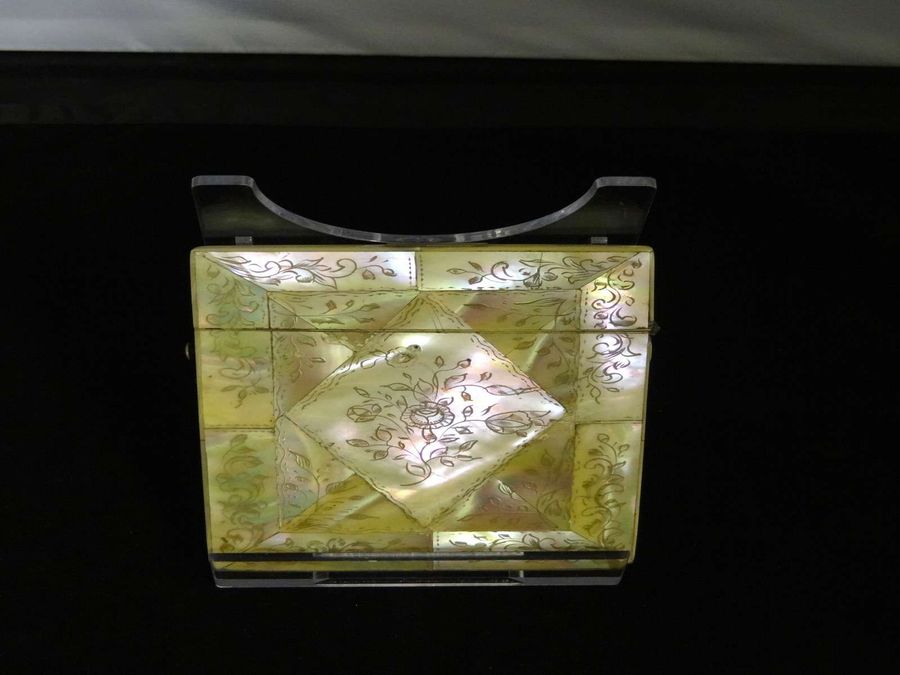 Antique Antique Mother Of Pearl Card Case, Engraved Scrolling Foliage, Circa 19th Century