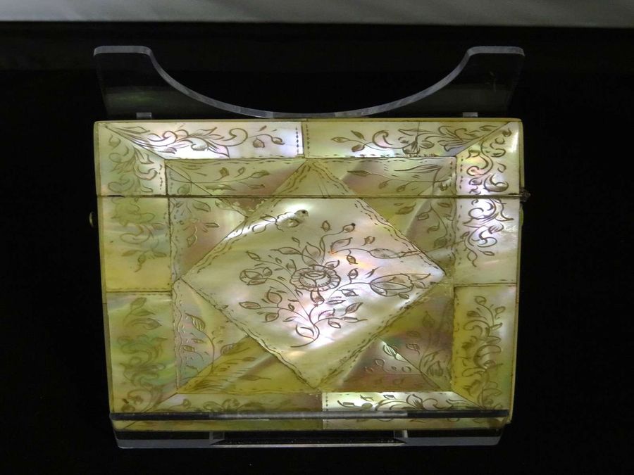 Antique Antique Mother Of Pearl Card Case, Engraved Scrolling Foliage, Circa 19th Century