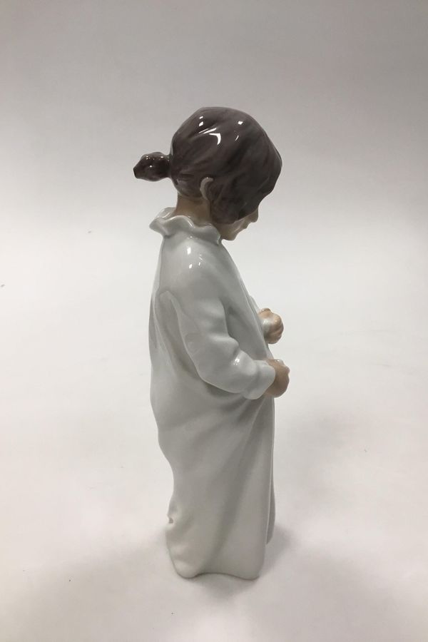 Antique Bing and Grondahl Figurine Girl in Nightgown No 1624