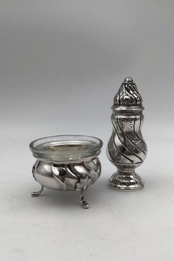 Antique Cohr/Grün Silver Salt and Pepper Set