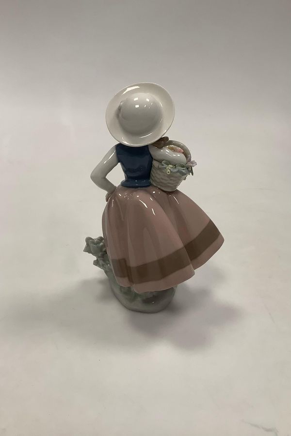 Antique Lladro Spanish Figure of Young Girl No 5221