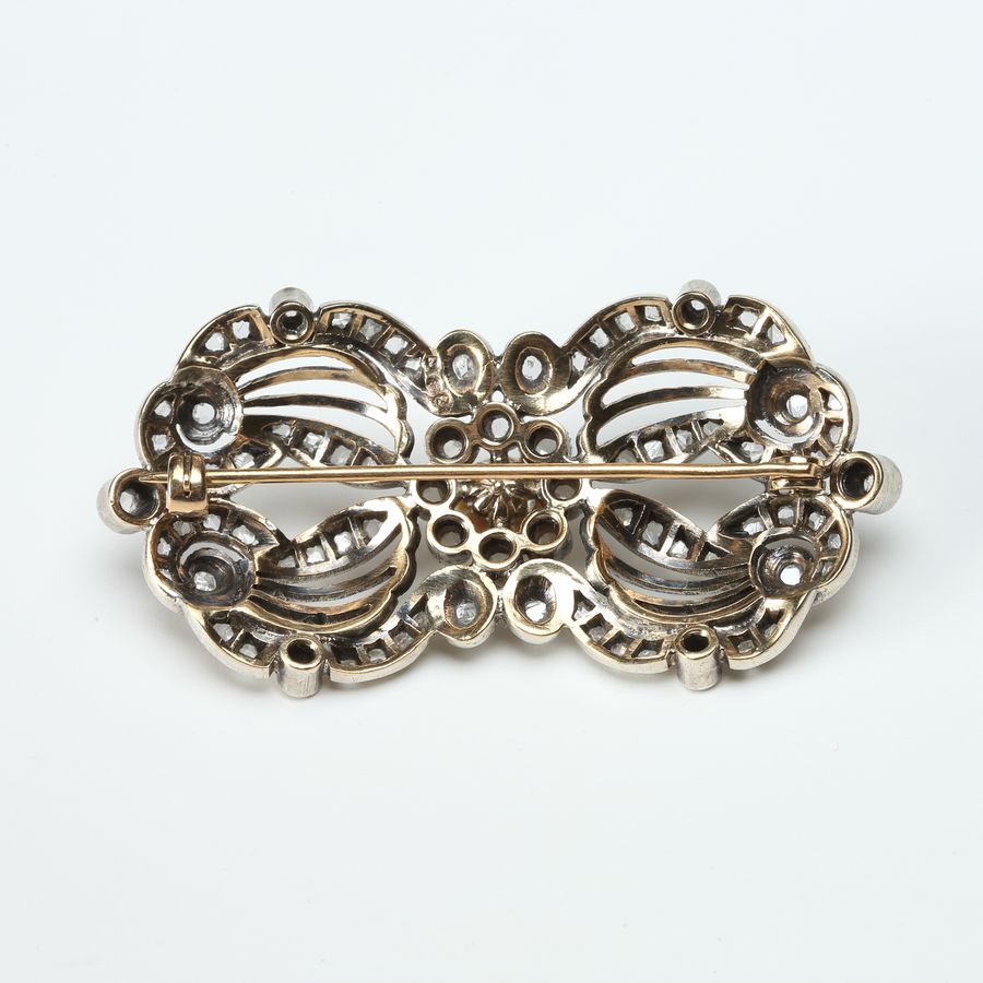 Antique Gold Brooch with Diamonds
