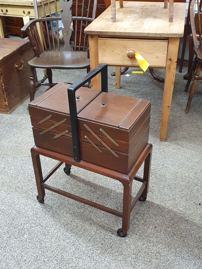 Vintage Retro Cantilever Work Box