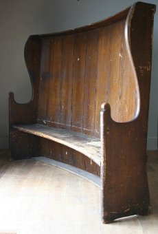 A C19th bow back settle