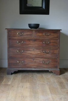 A GIII mahogany chest