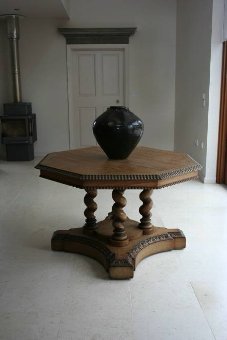 A fantastic Country house oak centre table
