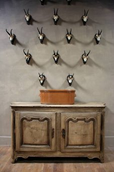 An early C18th French 2 door Enfilade