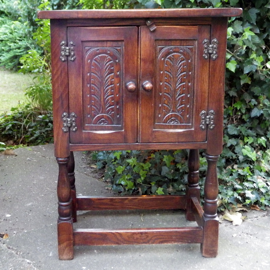 Antique BEVAN FUNNELL Vintage 20th Century Carved Oak SMALL CUPBOARD CABINET