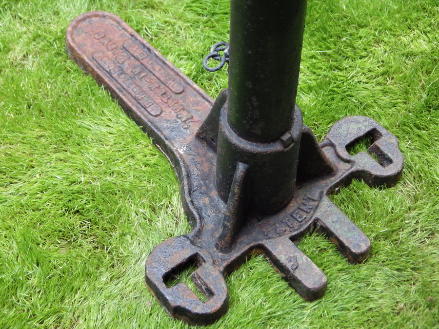 Antique LADYE WINDER Vintage Tennis Net Posts with Ducks Feet B HIRST & SONS HALIFAX