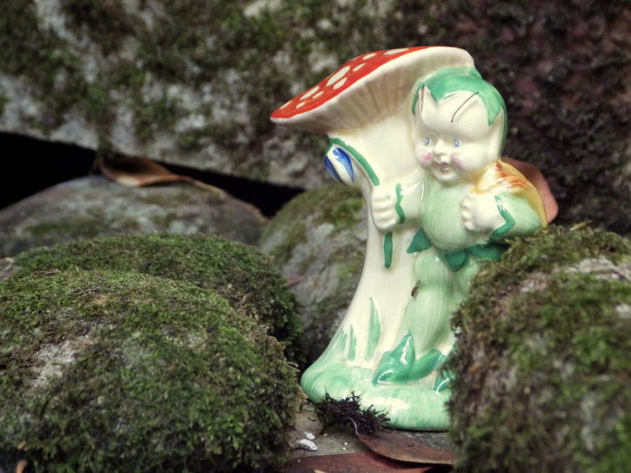 Antique CLARICE CLIFF 1930s Nursery Ware TOADSTOOL PIXIE