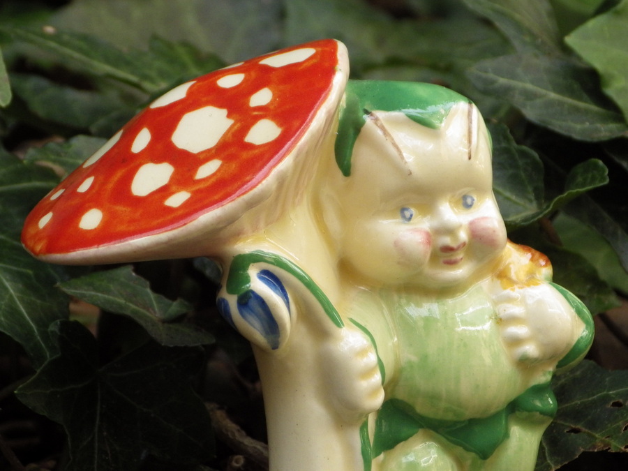 Antique CLARICE CLIFF 1930s Nursery Ware TOADSTOOL PIXIE