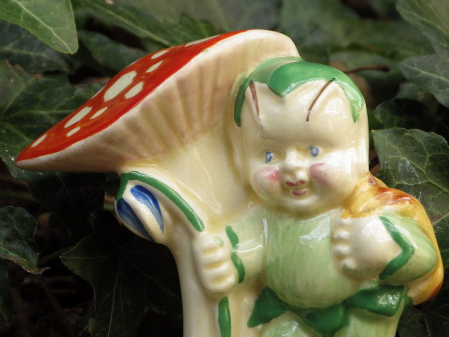 Antique CLARICE CLIFF 1930s Nursery Ware TOADSTOOL PIXIE