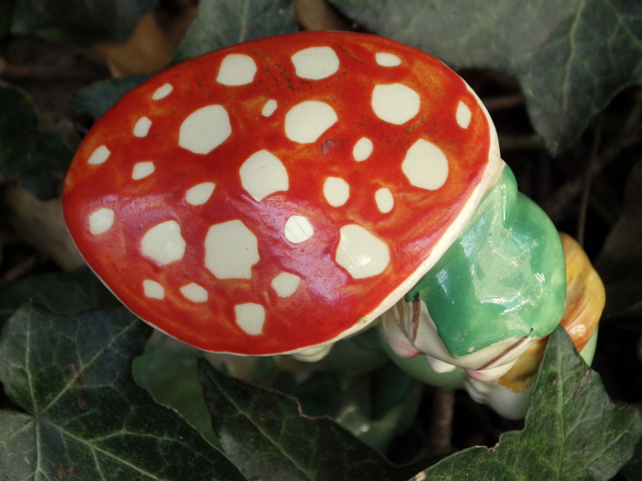 Antique CLARICE CLIFF 1930s Nursery Ware TOADSTOOL PIXIE