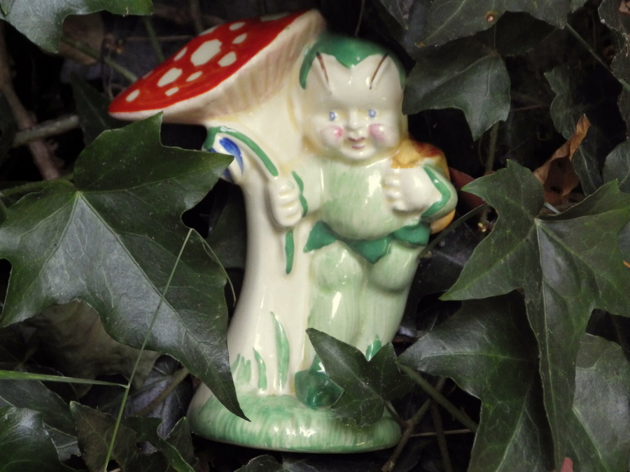 Antique CLARICE CLIFF 1930s Nursery Ware TOADSTOOL PIXIE