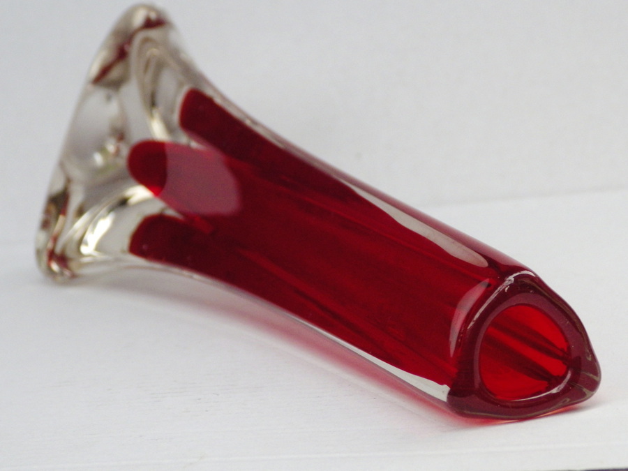 Antique WHITEFRIARS GLASS WORKS Geoffrey Baxter Design Ruby Red 9570 TRICORN VASE