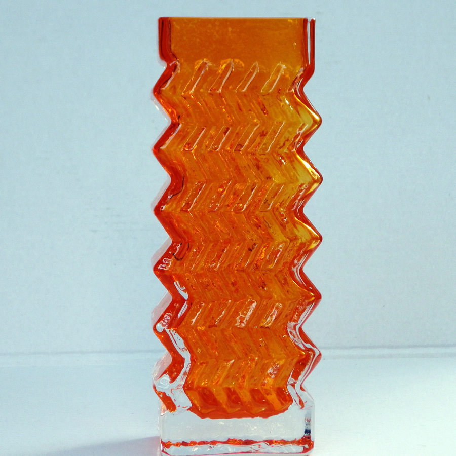 WHITEFRIARS GLASS WORKS Geoffrey Baxter Design 9761 Tangerine ZIGZAG VASE