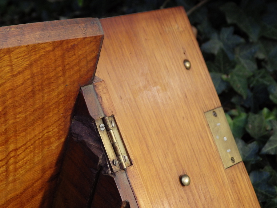 Antique VICTORIAN Antique Small Size Mahogany STATIONERY BOX