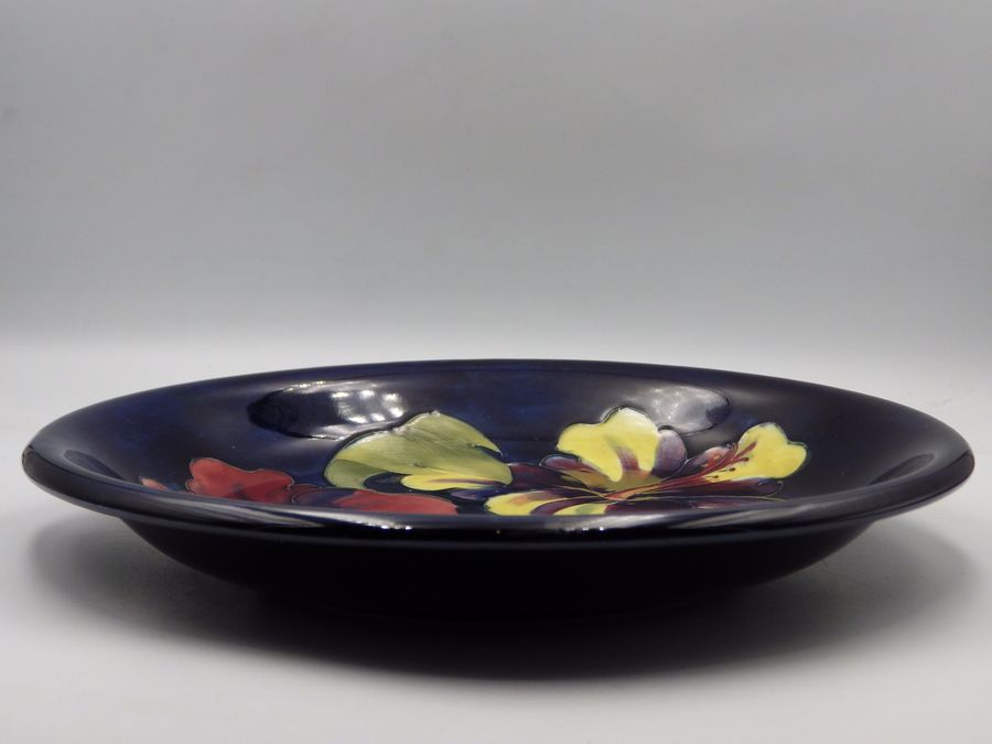 Antique MOORCROFT POTTERY Hibiscus Pattern SHALLOW BOWL PLATE