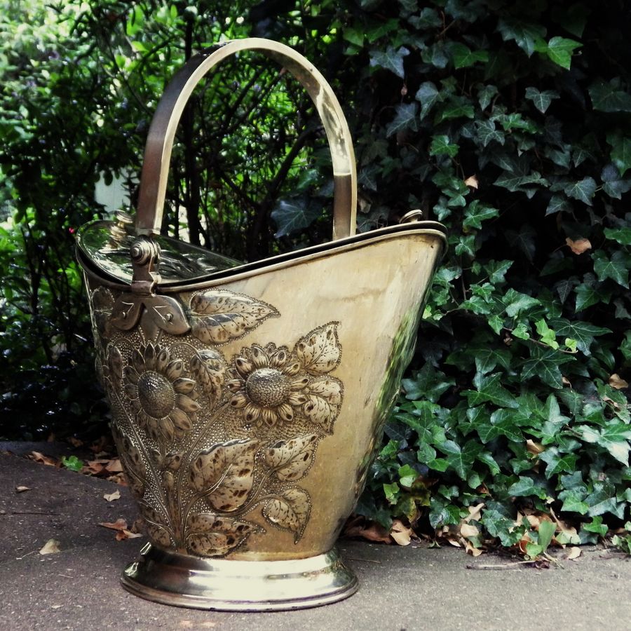 Antique AESTHETIC MOVEMENT 19th Century Victorian Brass Repousse COAL BUCKET
