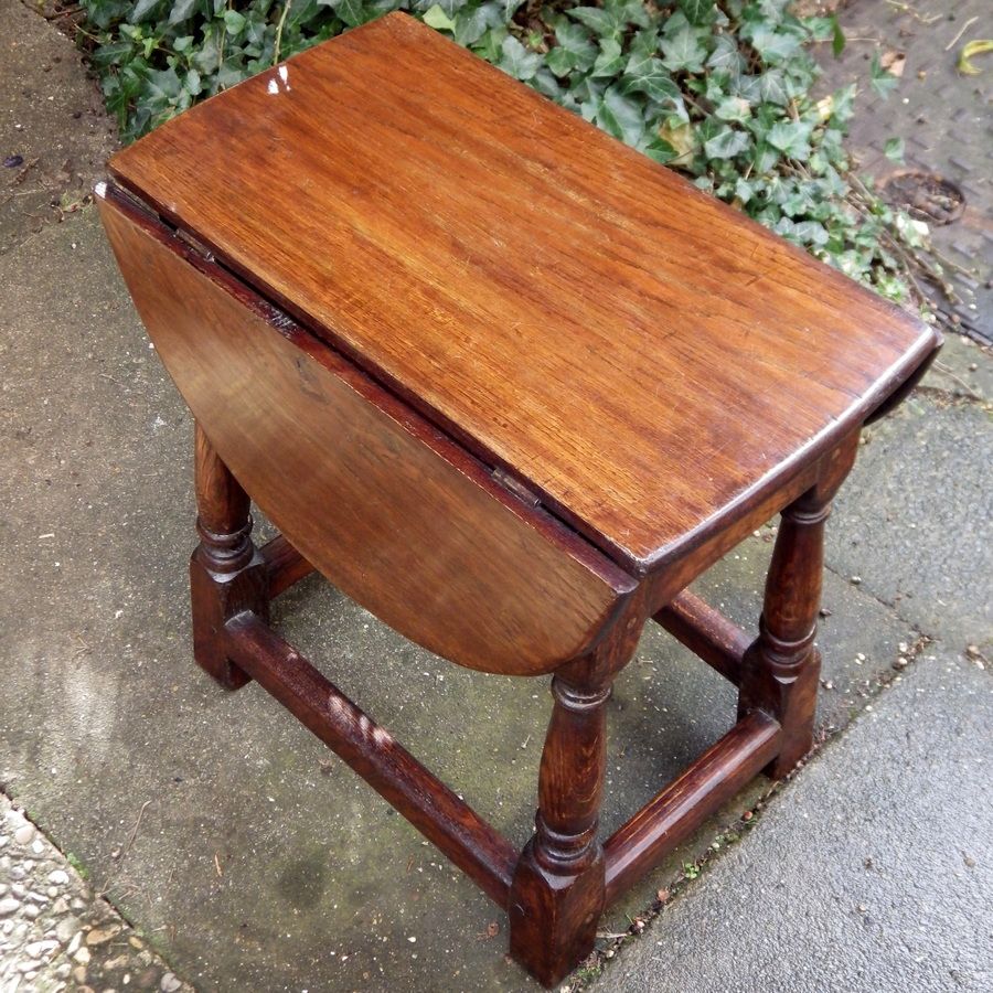 Antique ANTIQUE 19th Century Peg Jointed Oak Small SWIVEL TOP SIDE TABLE