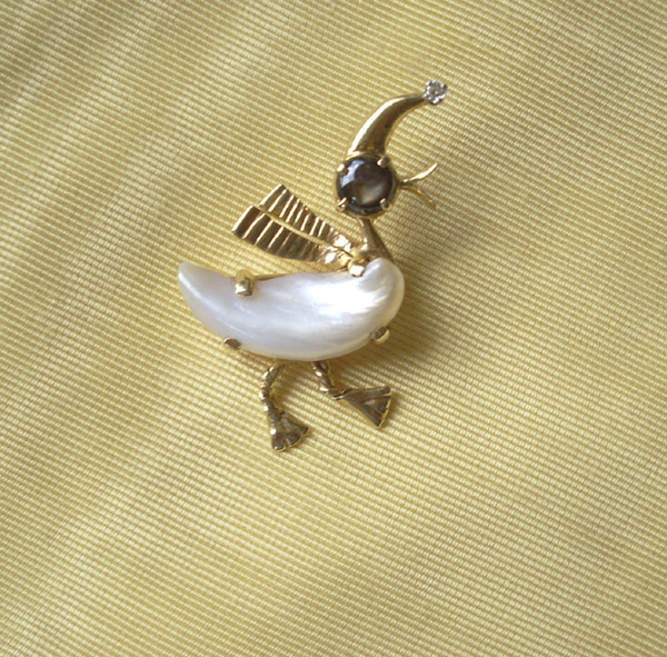1930's~18K GOLD & NATURAL BAROQUE PEARL SILLY DUCK PIN 