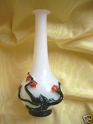 OLD CHINESE PEKING GLASS VASE WITH OVERLAY.