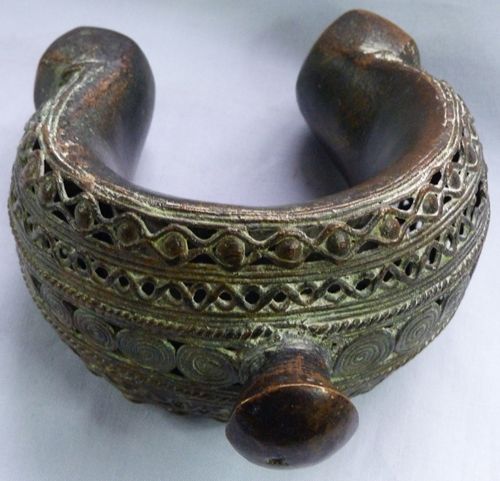 LARGE ANTIQUE/VINTAGE AFRICAN BRONZE CUFF