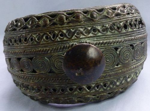 Antique LARGE ANTIQUE/VINTAGE AFRICAN BRONZE CUFF