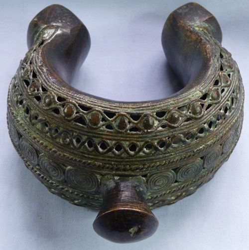 Antique LARGE ANTIQUE/VINTAGE AFRICAN BRONZE CUFF