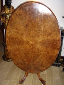 BURR-WALNUT VENEERED LOO TILT-TOP OVAL DINING TABLE C1850 