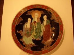CHINESE FAMILLE NOIRE ENAMELLED SIGNED CHARGER C1900 