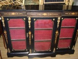 VICTORIAN EBONISED CREBENZA DISPLAY CABINET WITH SATINWOOD INLAY & ORMOLU MOUNTS. 