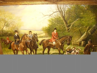 Antique A LARGE QUALITY HUNTING OIL PAINTING ON CANVAS WITH HOUNDS IN BEAUTIFUL GILT FRAME MEASURING A MASSIVE  4.FT 7   X  3.FT  7  INCHES
