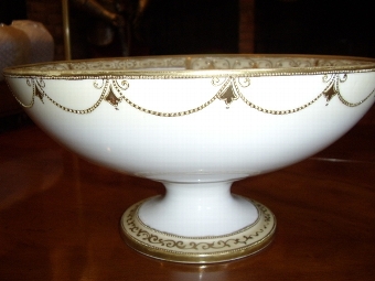 Antique NORITAKE COMPORT ON STAND WITH THREE LEAF FEET C1910-20 & HAND PAINTED 