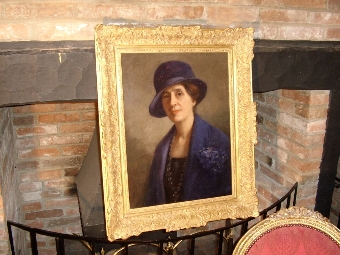 Antique OIL PORTRAIT OF LADY ASTOR BY JOHN SHIRLEY FOX RBA(1867-1939)ORIGINAL GILT FRAME BY BOURLET 30.75 X 25 INS SIGNED & DATED 1928