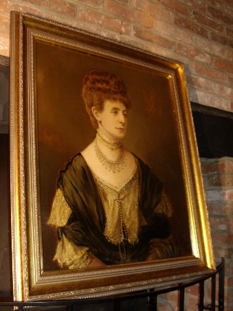 Antique OIL PORTRAIT OF QUEEN ALEXANDRA BY ALFRED PRAGA SIGNED & DATED 1909 BEAUTIFULLY FRAMED 30 X 35 INCHES 