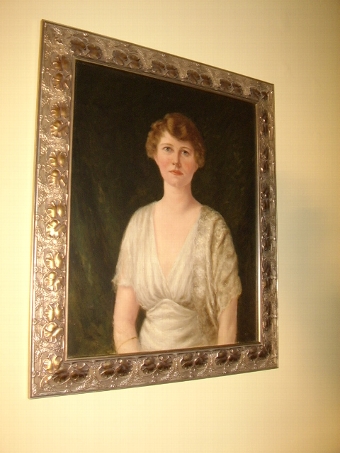 ART DECO OIL PORTRAIT PAINTING OF ELEGANT  LADY 